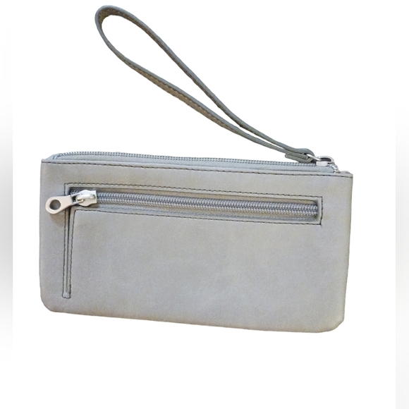 Relic gray womens wristlet. Chevron front. Snap closure. - Picture 6 of 8